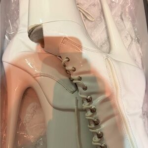 Pleaser White Flamingo Boots Size 7
